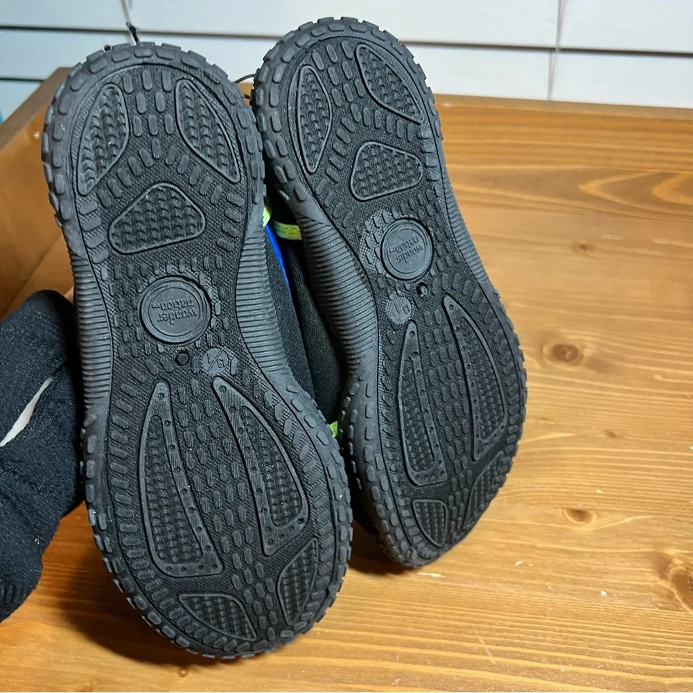 Boys Water Shoes Wonder Nation Blue Black NWT Size 13/1